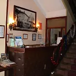 Avenida Hotel *