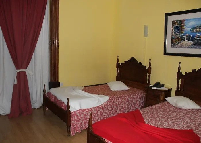 Avenida Hotel *